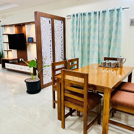 Truelife - 3Bhk Luxury Suites - Ps4 Veg Restaurant, On The Way To Balaji Temple - 2500 Sft Large Signature Apartments - Modular Kitchen - Super Fast Wifi, Smart Tv, 250 Jio Channels - Parking - Easy Access To All Temples - Top Service With Lots Of Lo Tirupati Exterior foto